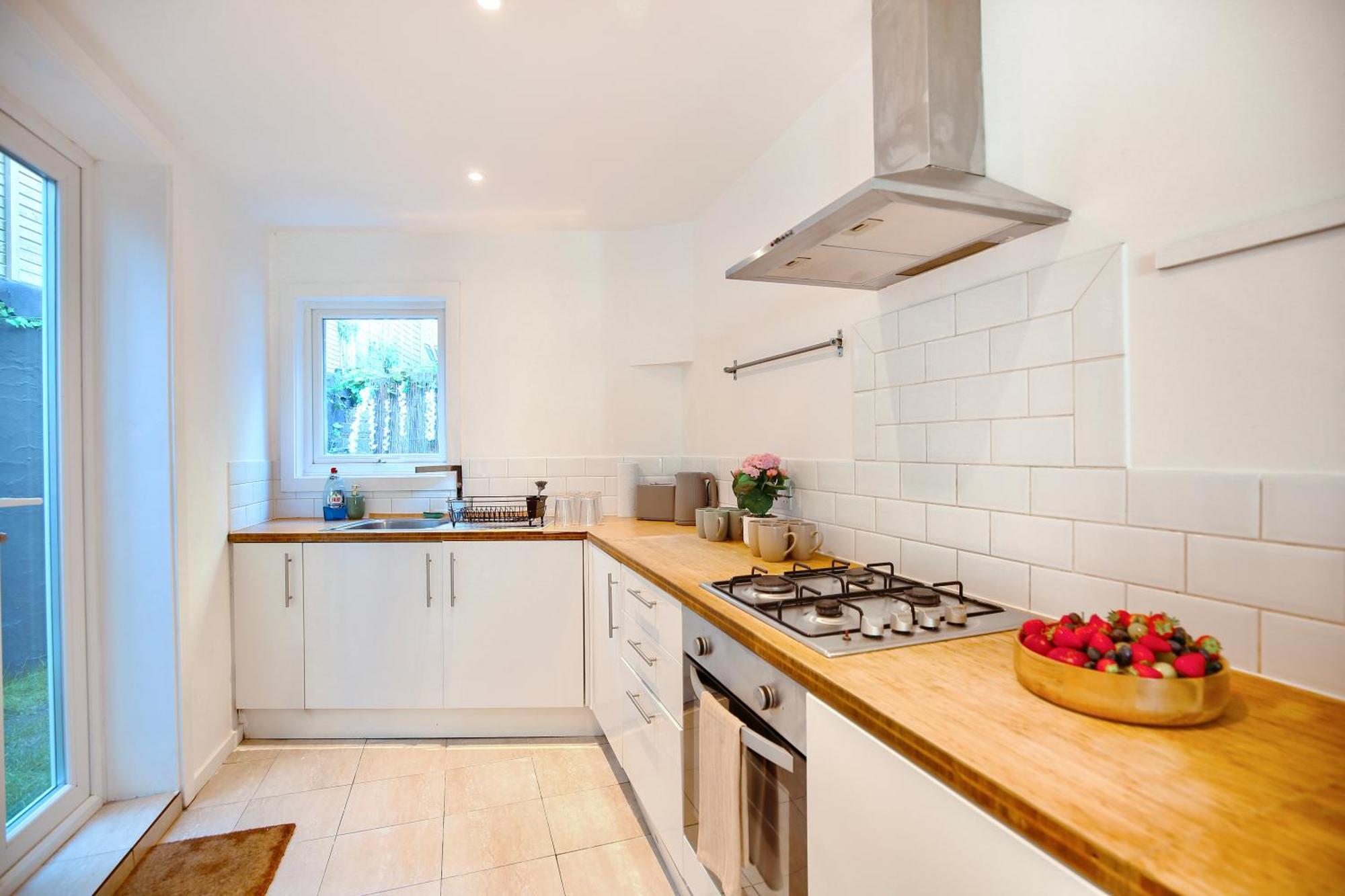 Three Bedroom House By Peacegrove Homes Short Lets & Serviced Accommodation Brighton With Free Wifi & Pet Friendly Exterior foto
